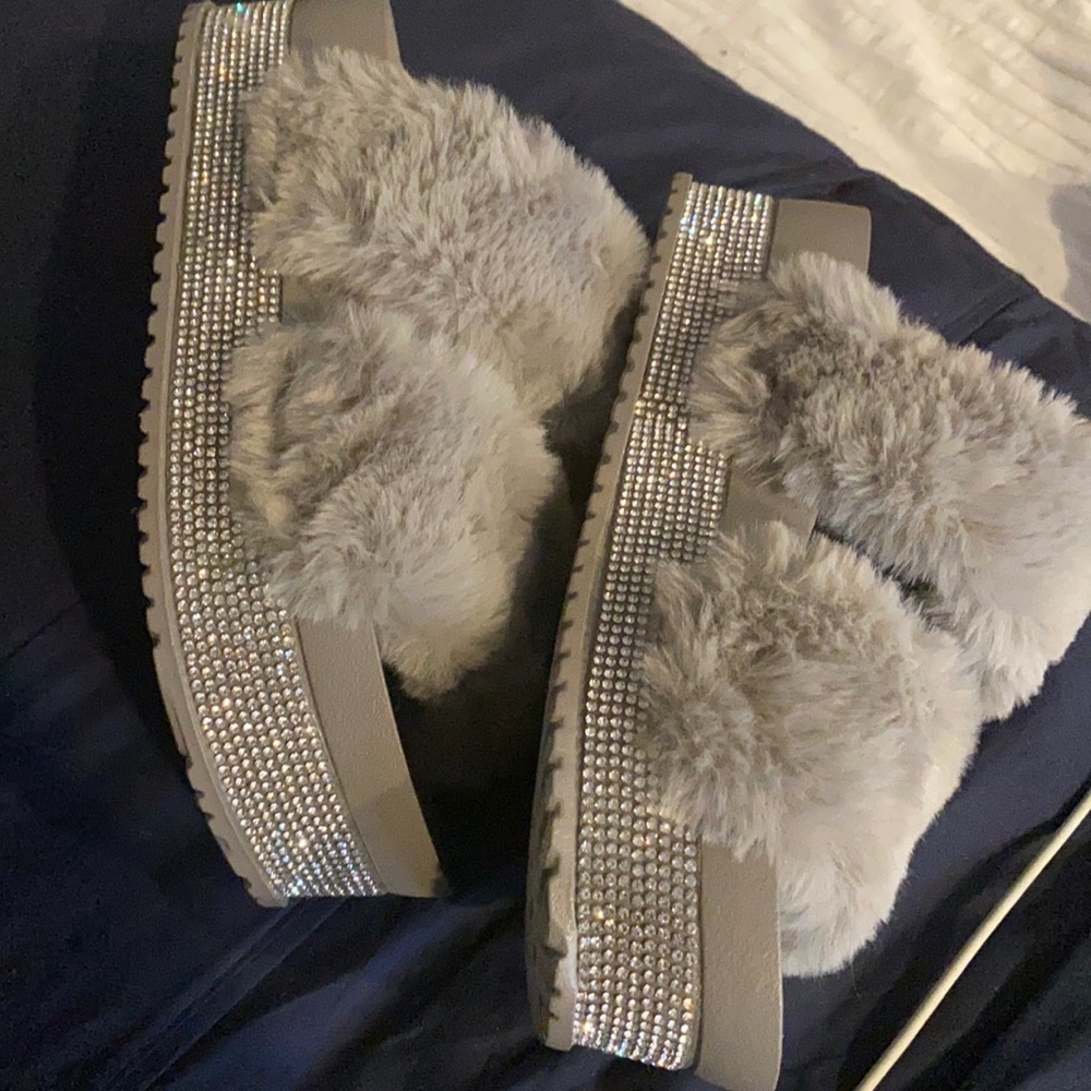 Brand new sandals size 5
